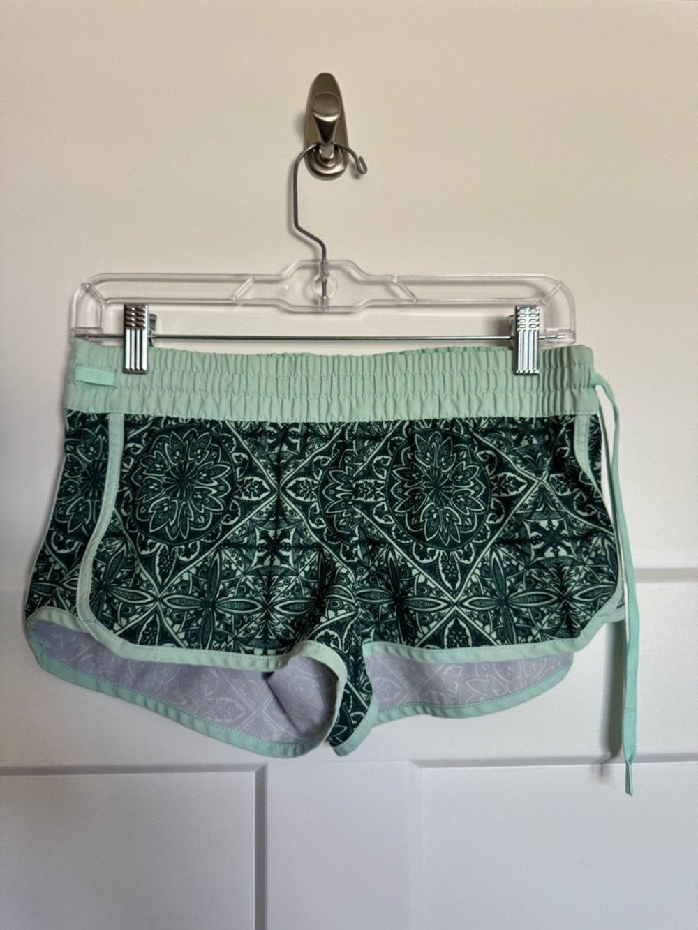 Hurley Mint Green and Dark Green Patterned Athletic Shorts